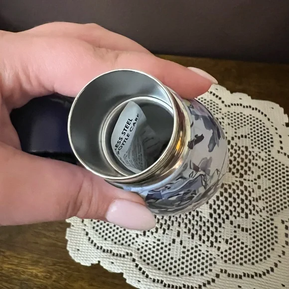 ✨NIB - Vera Bradley Fresh Cut Bouquet Stainless Steel Water Bottle✨ - Picture 9 of 9